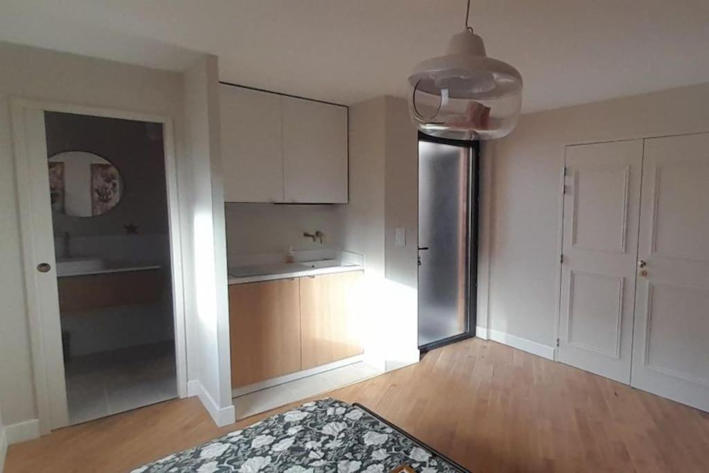 Apartmán Joli Studio Avec Stationnement Gratuit Dans La Rue Le Mans Exteriér fotografie